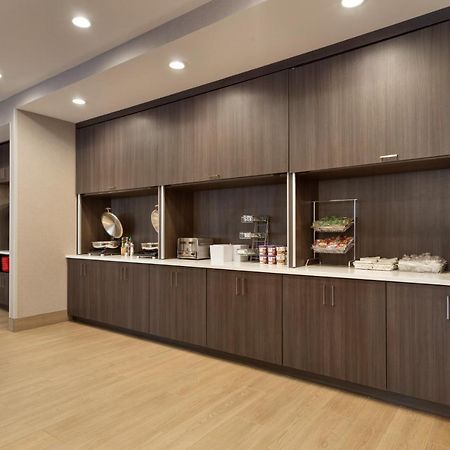 Towneplace Suites By Marriott Лоуган Екстериор снимка