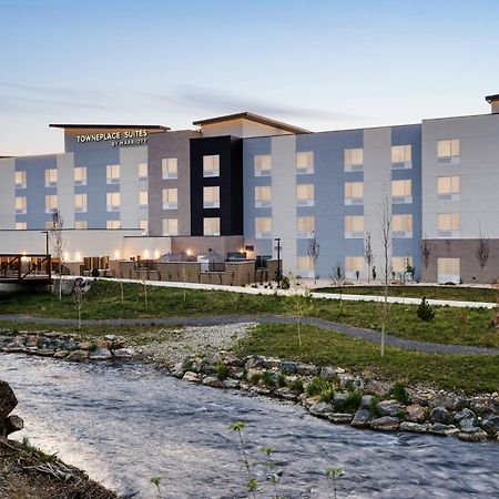 Towneplace Suites By Marriott Лоуган Екстериор снимка