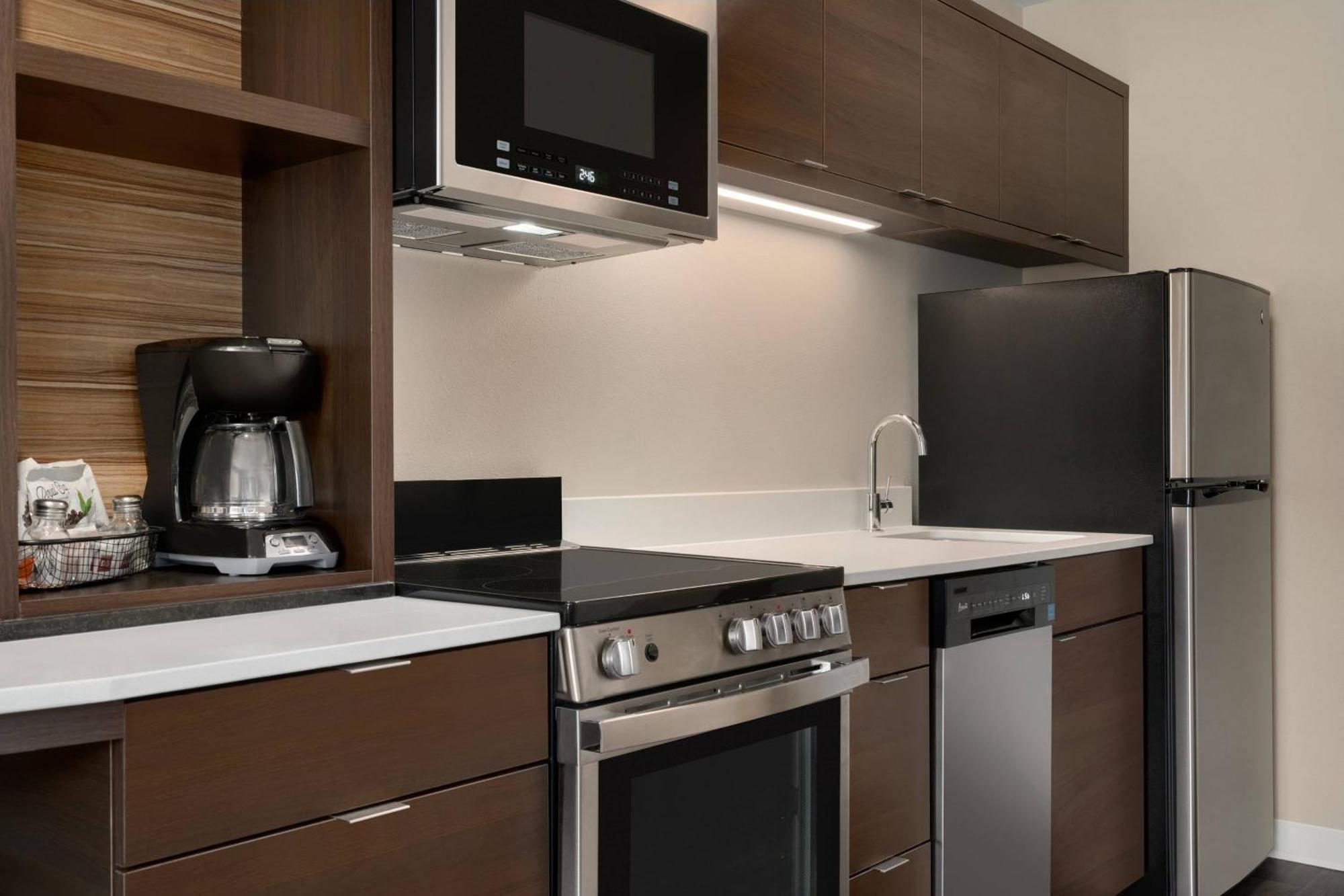 Towneplace Suites By Marriott Лоуган Екстериор снимка